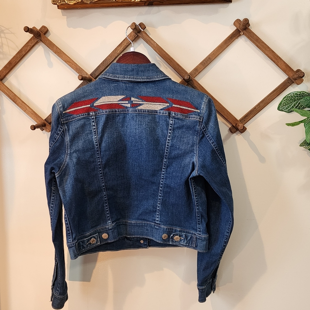 Levis Womens Jean Jacket Size L Denim Trucker Aztec Embroidered Western EUC - Picture 2 of 11